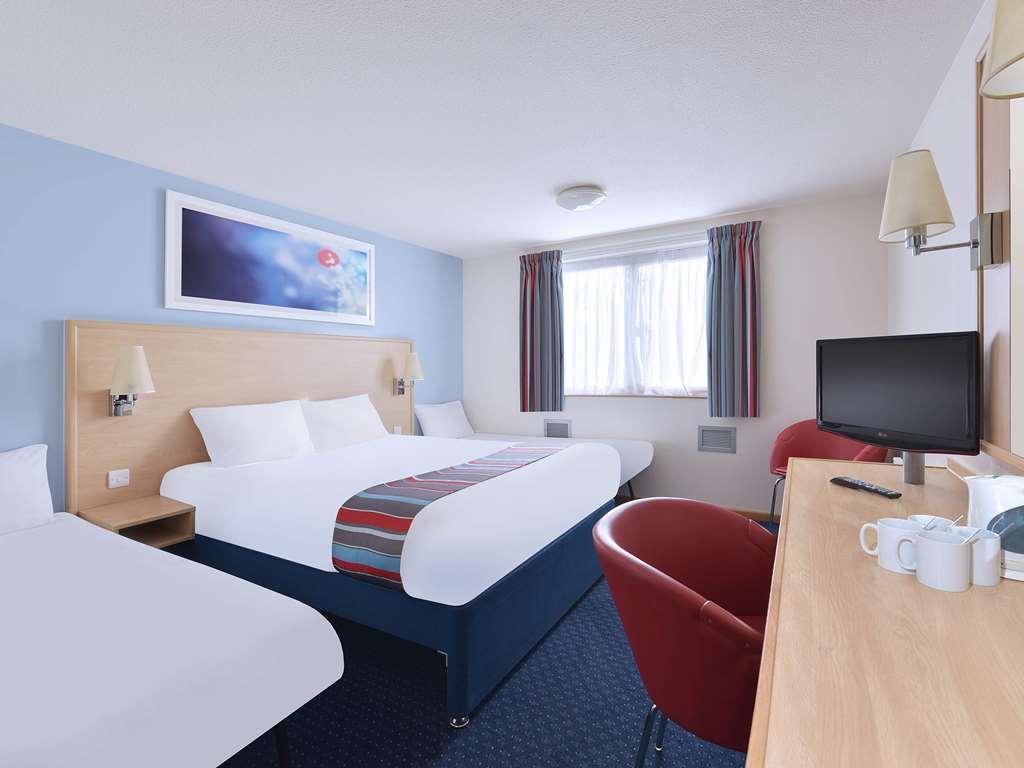 Travelodge Leeds Colton Garforth Værelse billede