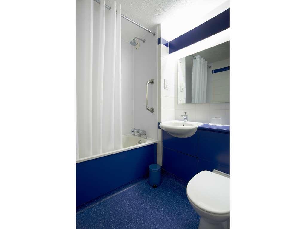 Travelodge Leeds Colton Garforth Værelse billede